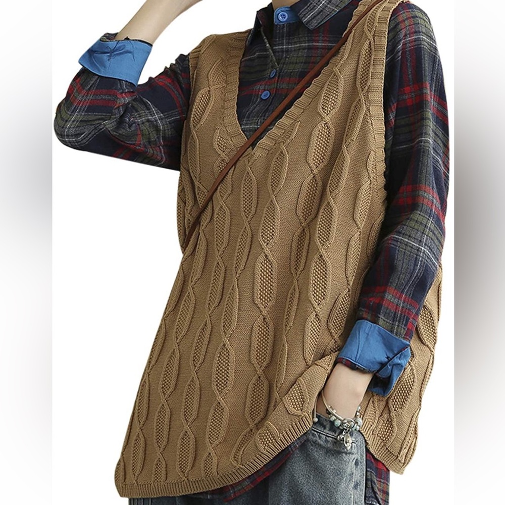Cable Knit V-Neck Sweater Vest - Brown